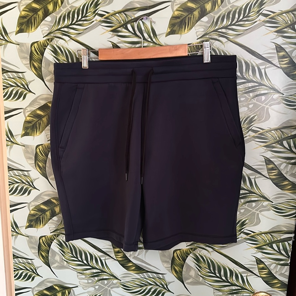 LL42 navy blue soft shirt 32 degrees Large L